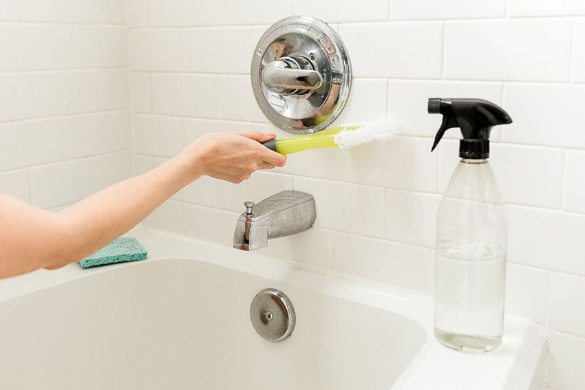 How To Do House Cleaning: Cleaning The Bathroom