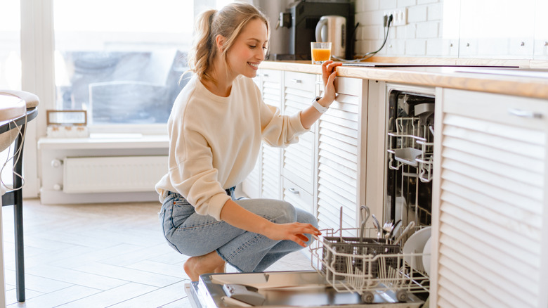 How To Do House Cleaning: Cleaning the Kitchen