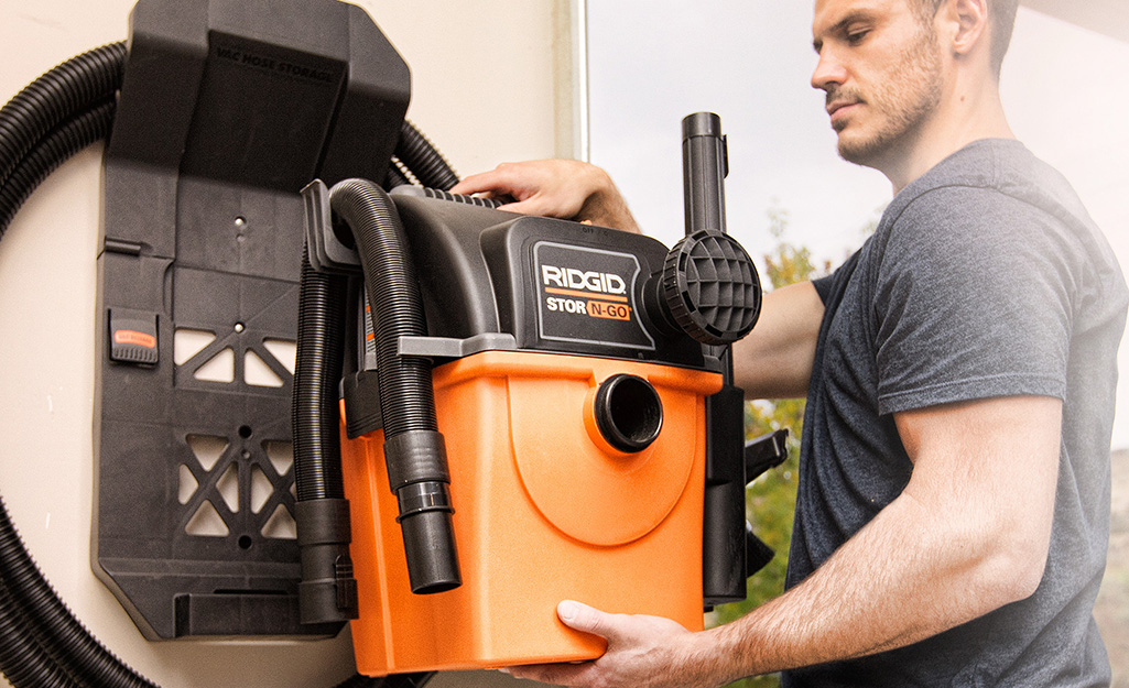 Portability and Storage  of Shop Vac for House Cleaning