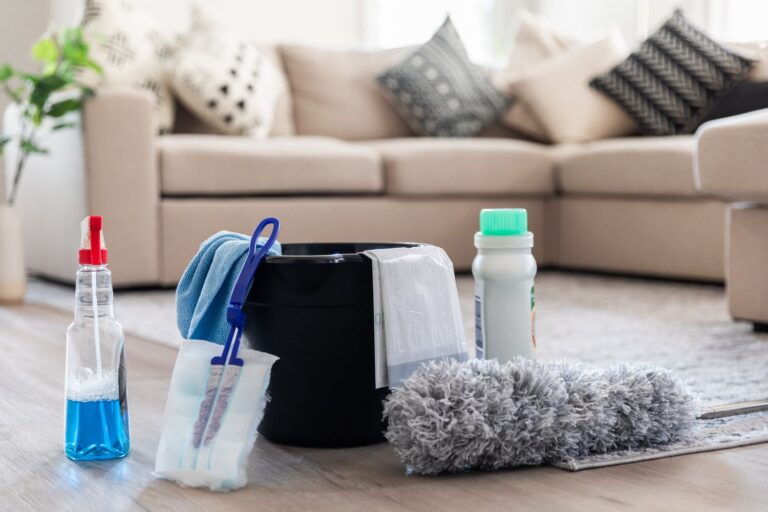 A Comprehensive Guide to Cleaning your house: How to Make Your Home Sparkle in 4 Easy Steps