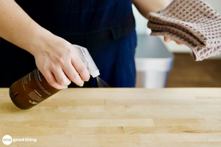 Wood cleaner spray